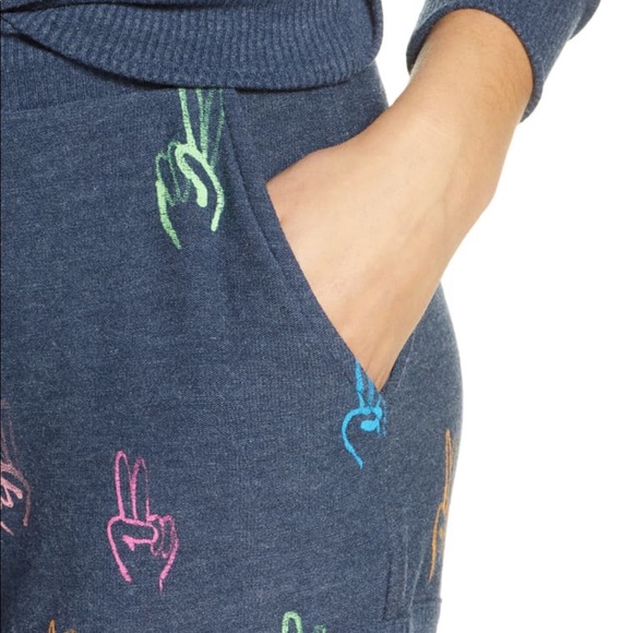 Chaser peace sign shorts - Picture 5 of 5